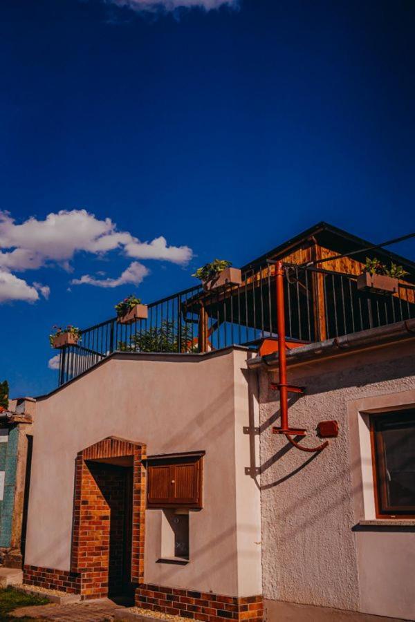 Deduv Sklep Appartement Hlohovec Buitenkant foto