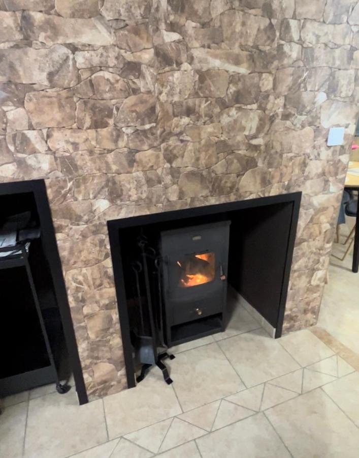 Deduv Sklep Appartement Hlohovec Buitenkant foto