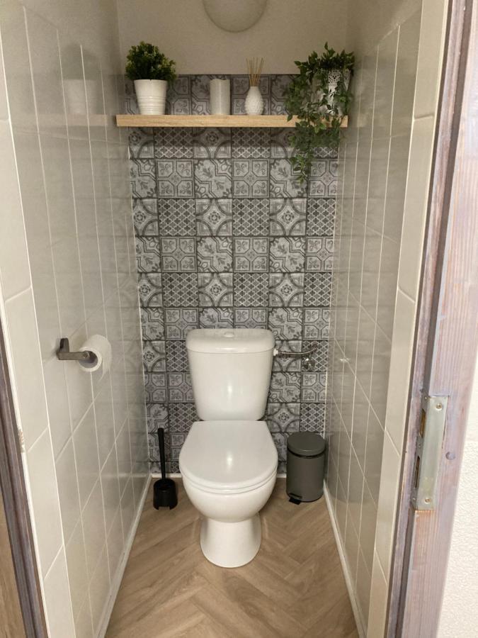 Deduv Sklep Appartement Hlohovec Buitenkant foto